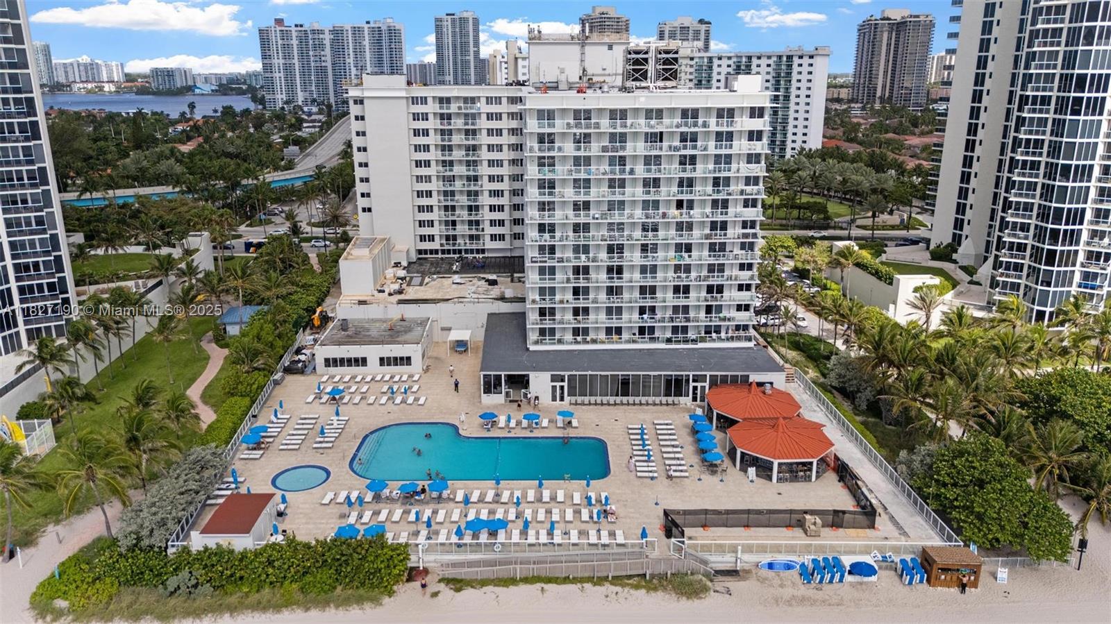 THE AVENTURA BEACH CLUB C - Residential