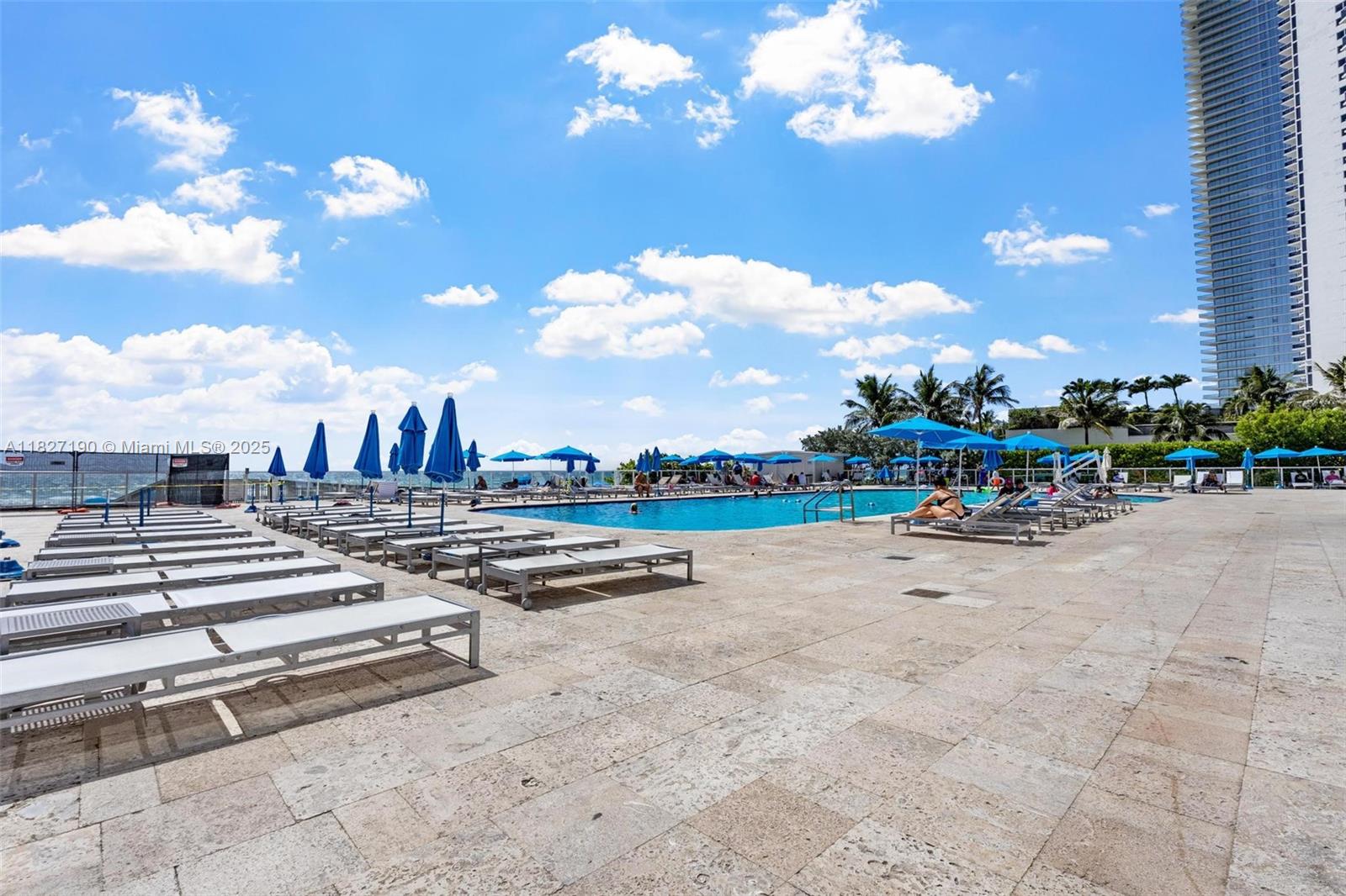 THE AVENTURA BEACH CLUB C - Residential