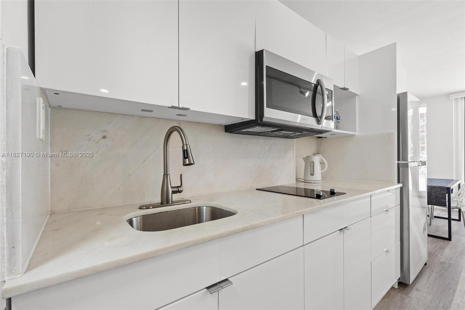 THE AVENTURA BEACH CLUB C - Residential