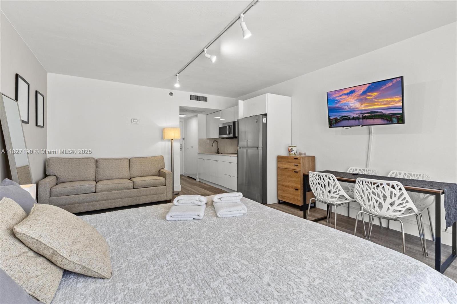 THE AVENTURA BEACH CLUB C - Residential