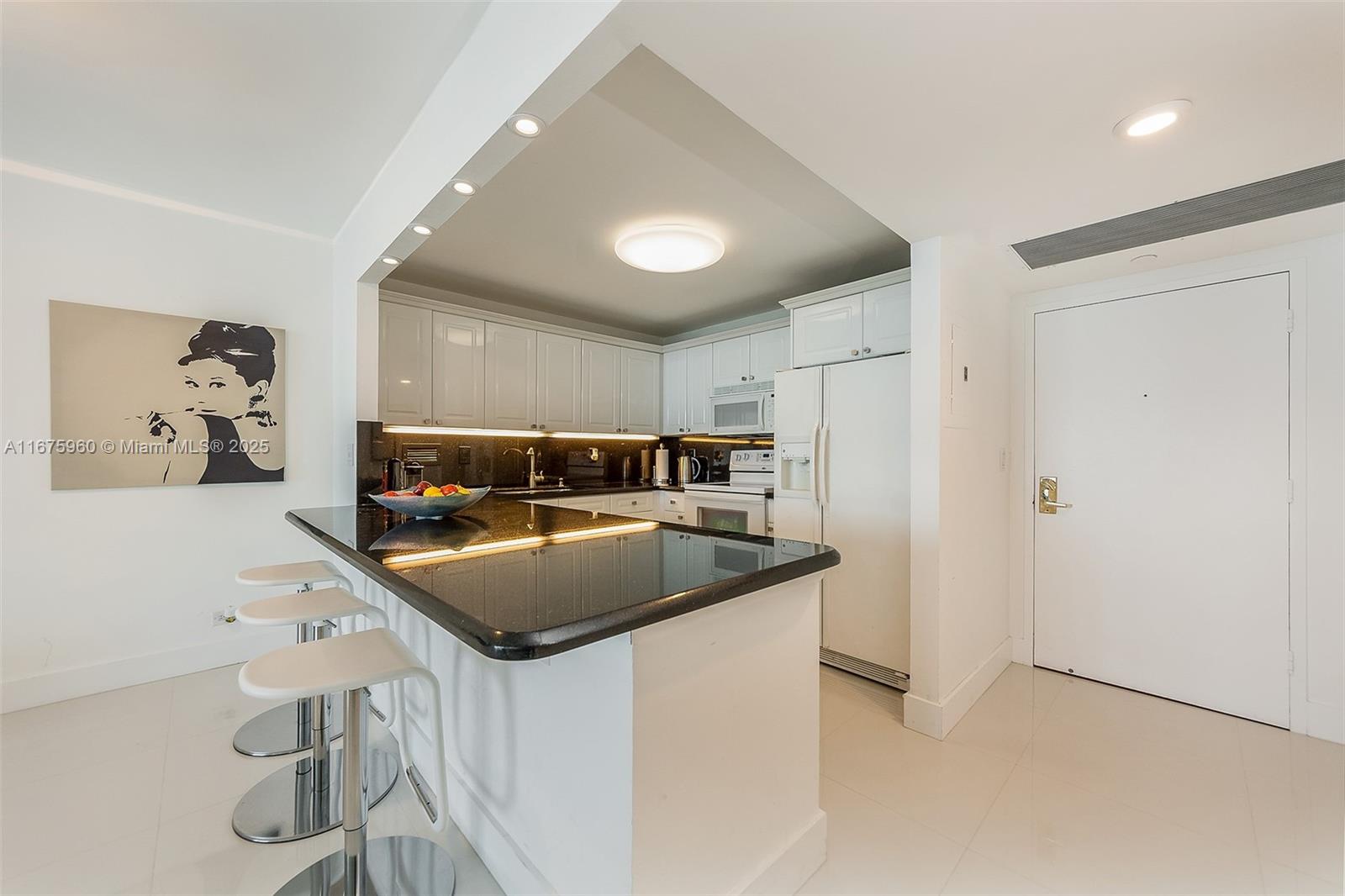 RONEY PALACE CONDO - Residential Lease