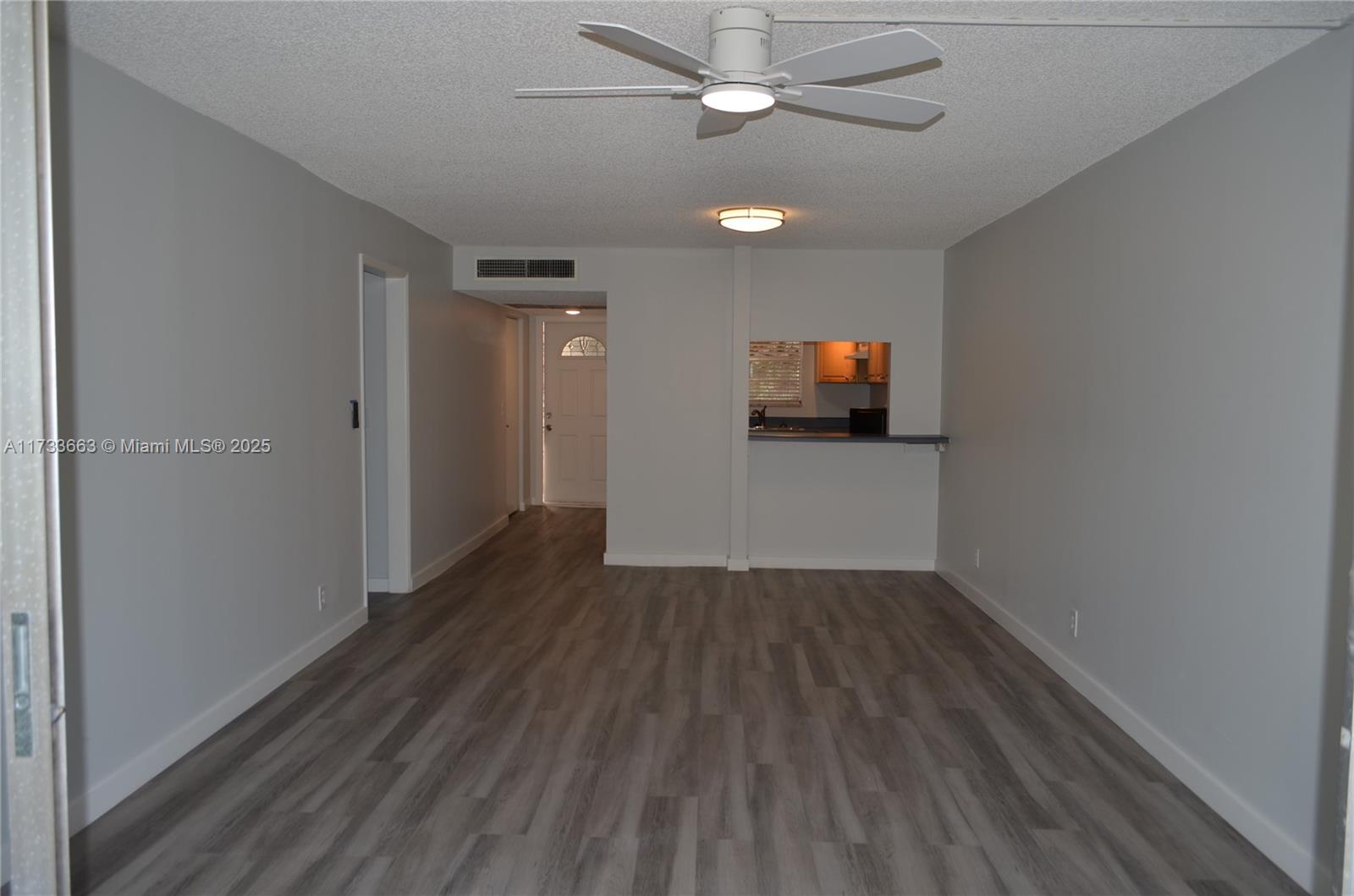 LIVE OAK CONDOMINIUM TWO - Residential