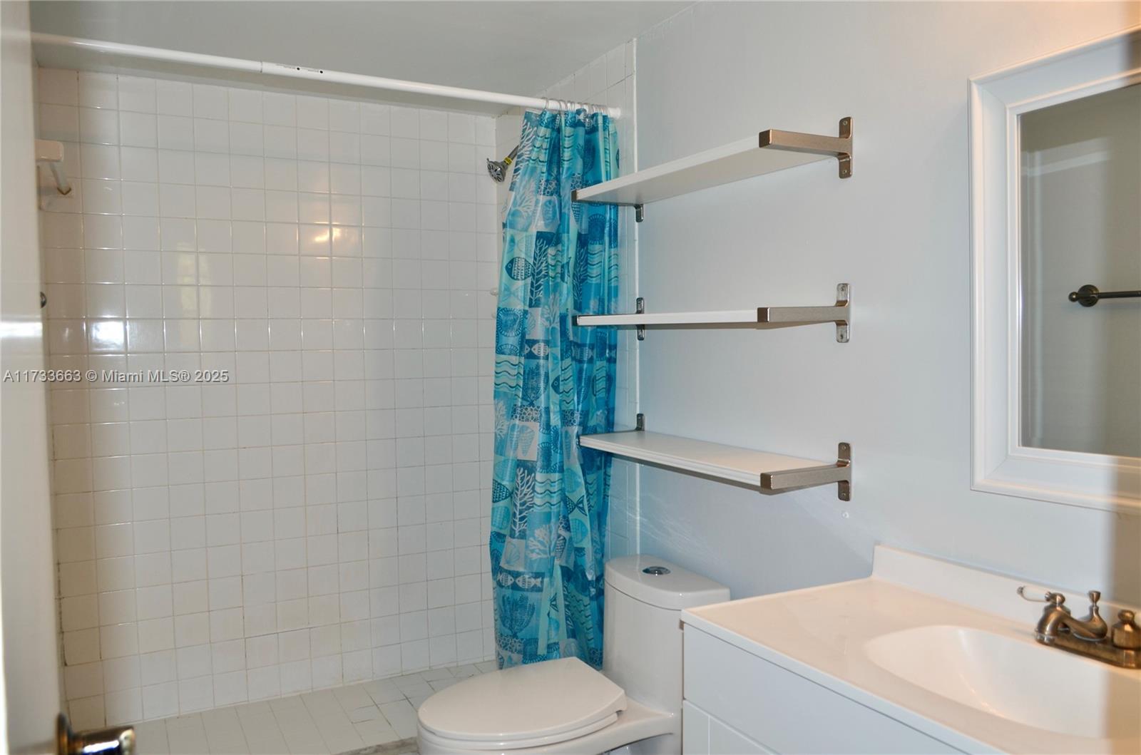 LIVE OAK CONDOMINIUM TWO - Residential