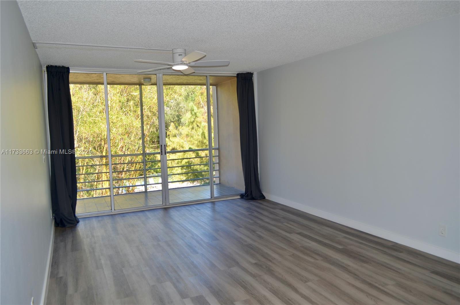 LIVE OAK CONDOMINIUM TWO - Residential