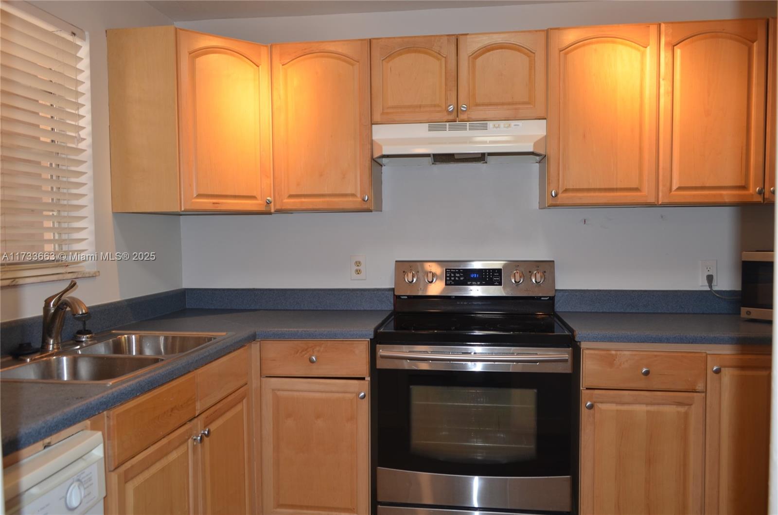 LIVE OAK CONDOMINIUM TWO - Residential