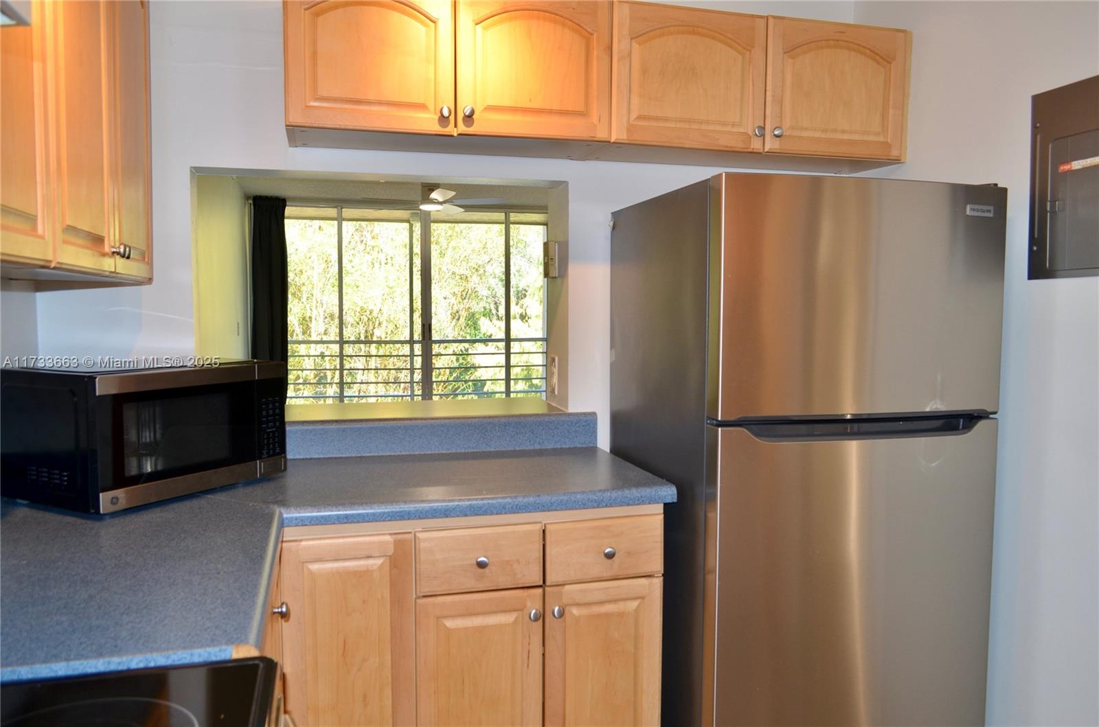 LIVE OAK CONDOMINIUM TWO - Residential