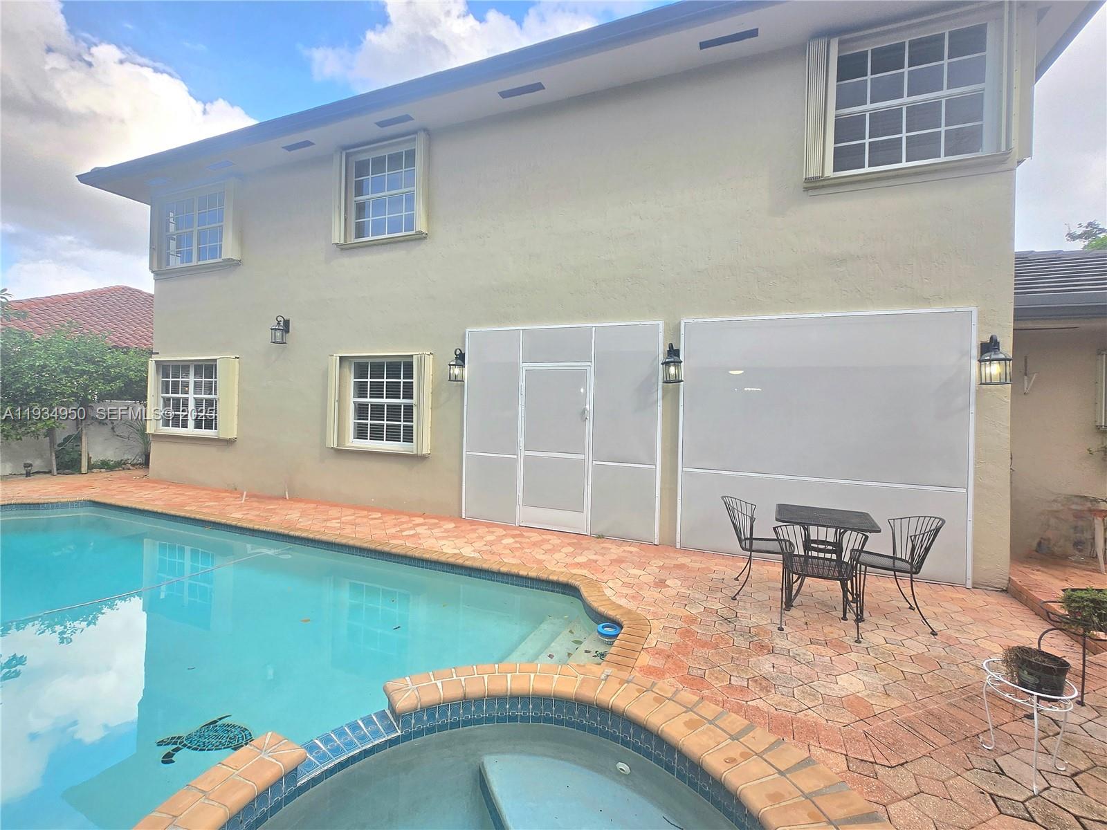 5TH ADDN TO ROYAL OAKS - Residential