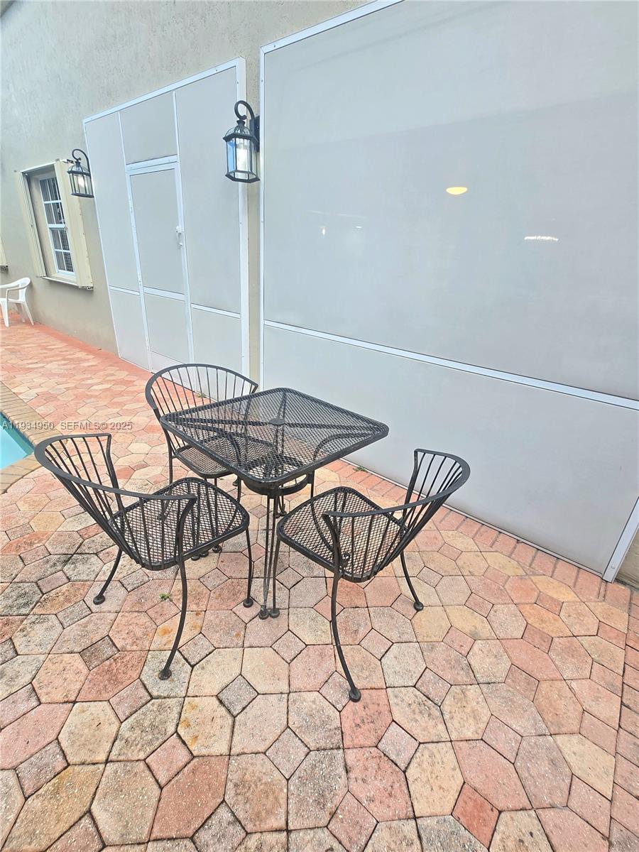 5TH ADDN TO ROYAL OAKS - Residential