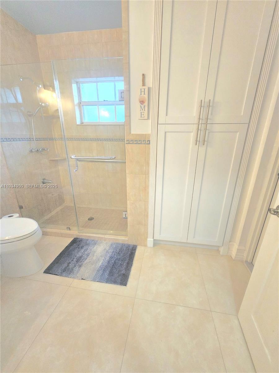 5TH ADDN TO ROYAL OAKS - Residential