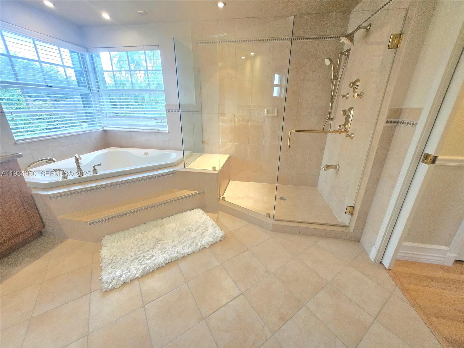 5TH ADDN TO ROYAL OAKS - Residential