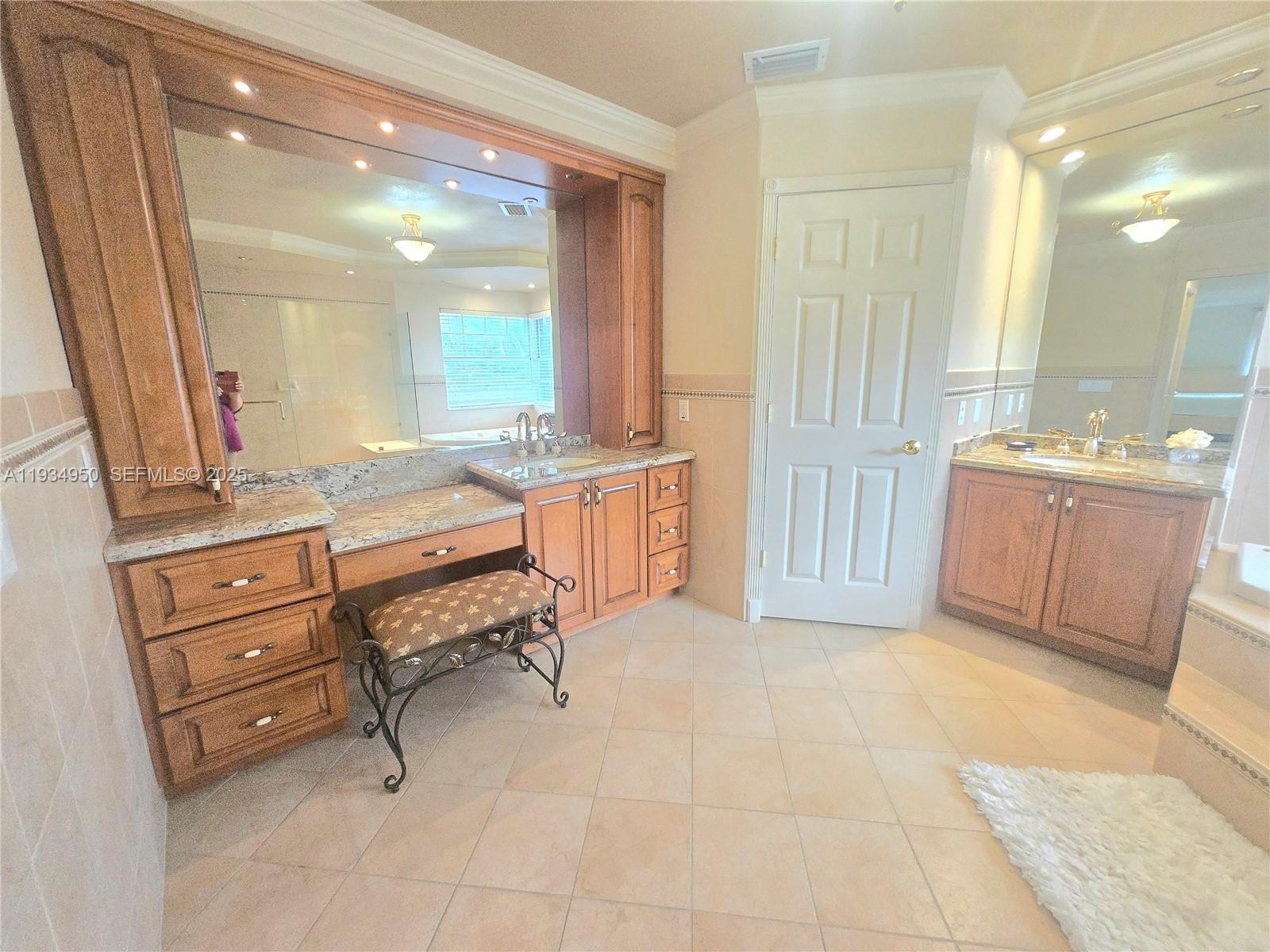 5TH ADDN TO ROYAL OAKS - Residential