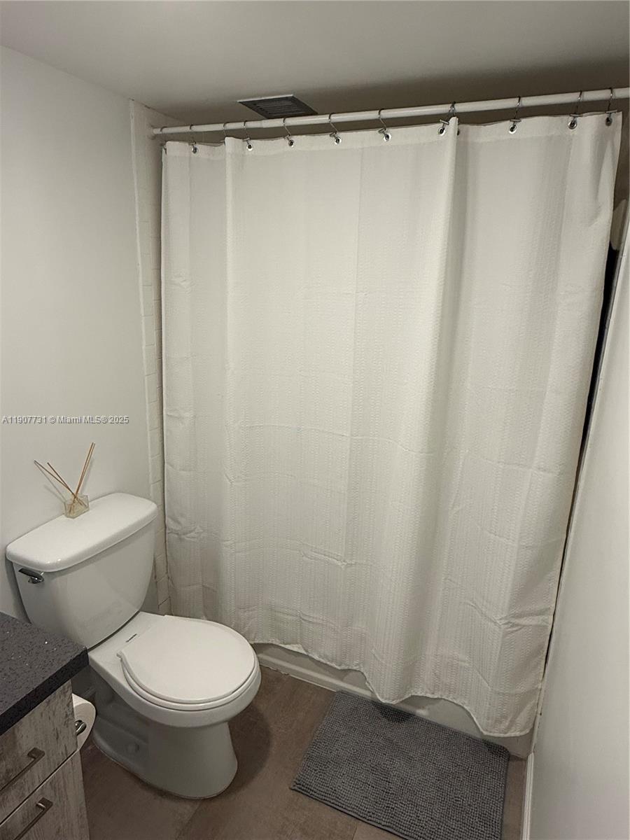 ADMIRALS PORT CONDO - WES - Residential Lease