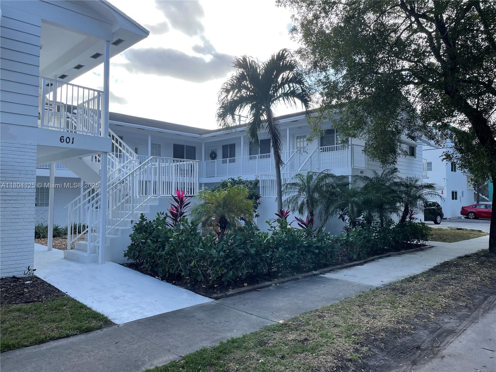 Rental Property at 601 S 19th Ave 9, Hollywood, Broward County, Florida - Bedrooms: 1 
Bathrooms: 1  - $1,650 MO.