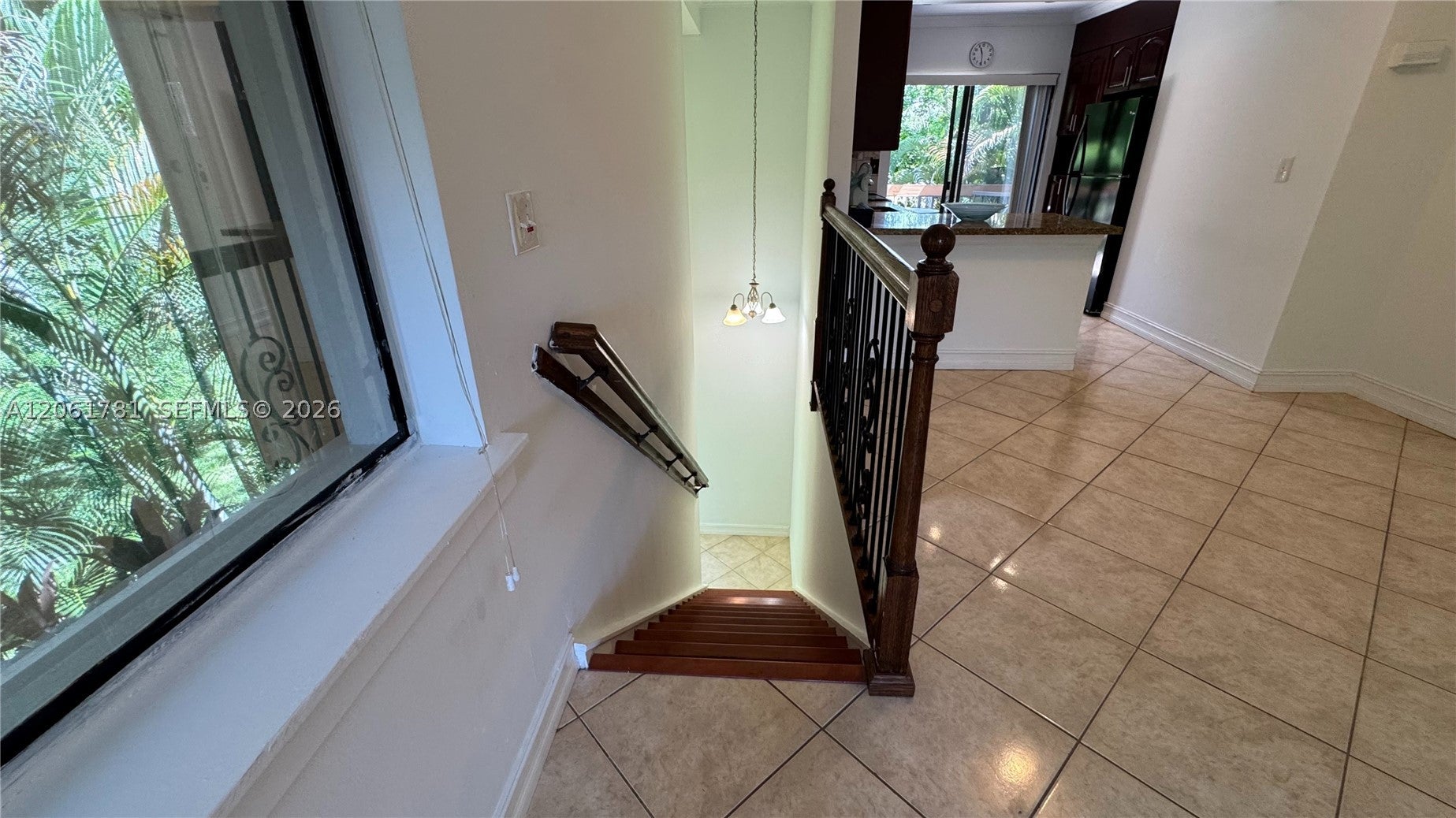 175 Wimbledon Lake Dr, Plantation FL 33324