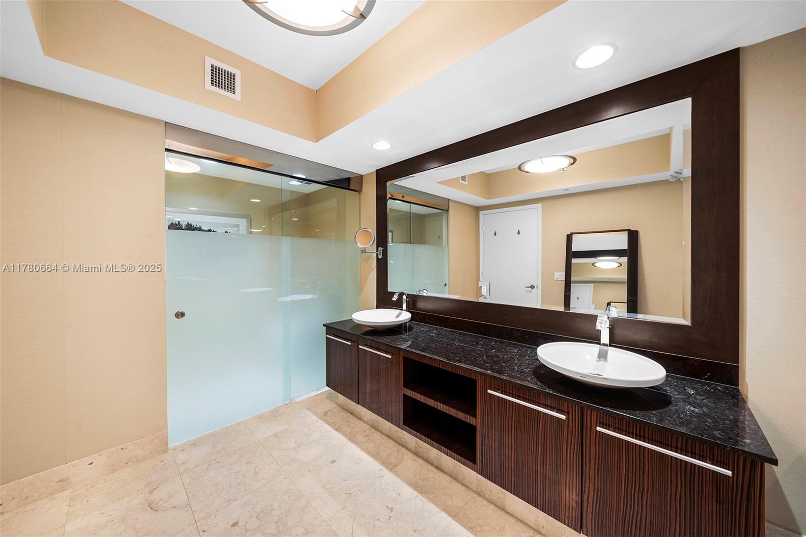 2711 HOLLYWOOD BEACH CONDO - Residential