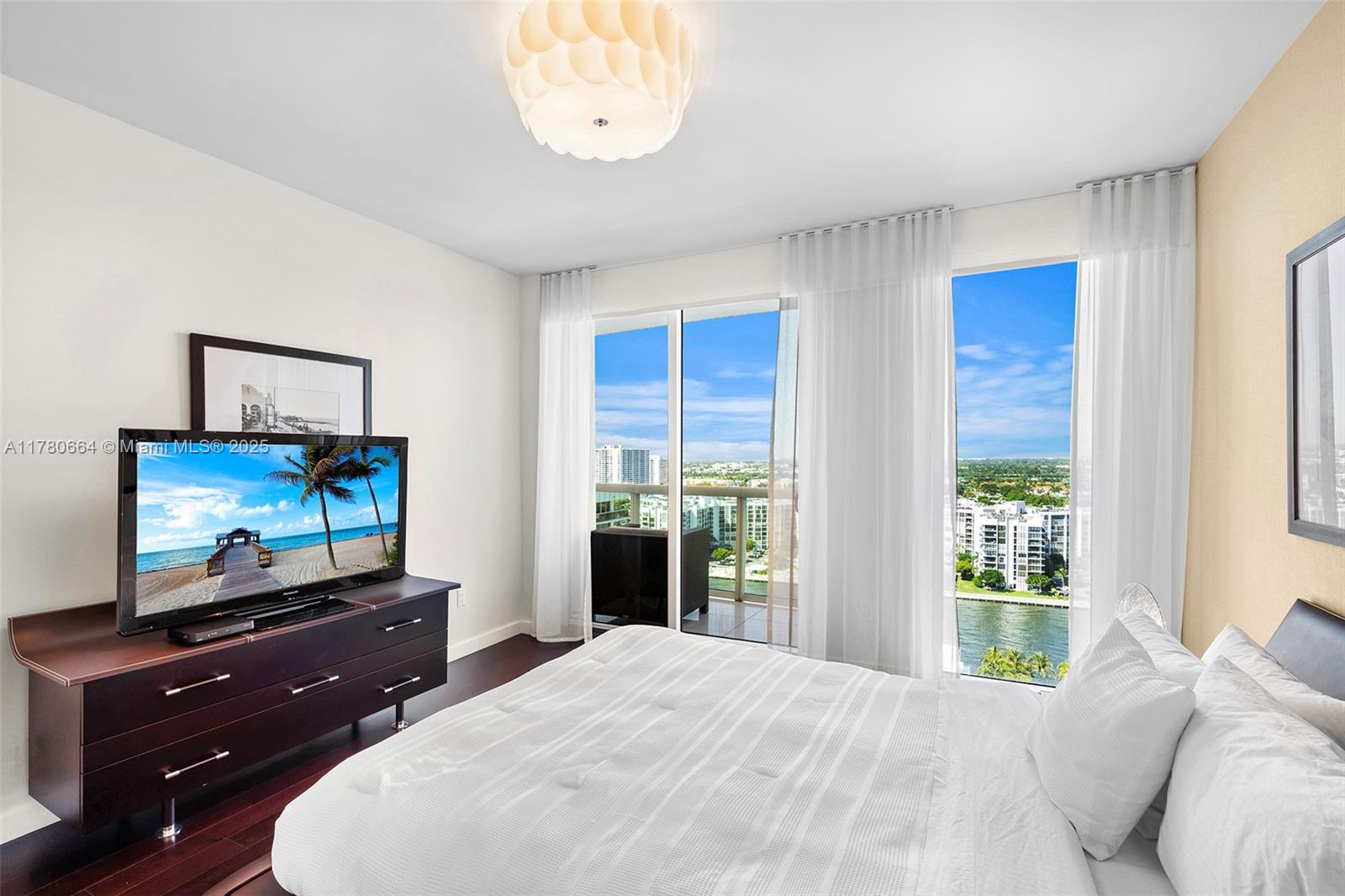 2711 HOLLYWOOD BEACH CONDO - Residential
