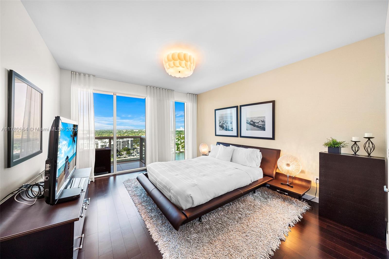 2711 HOLLYWOOD BEACH CONDO - Residential