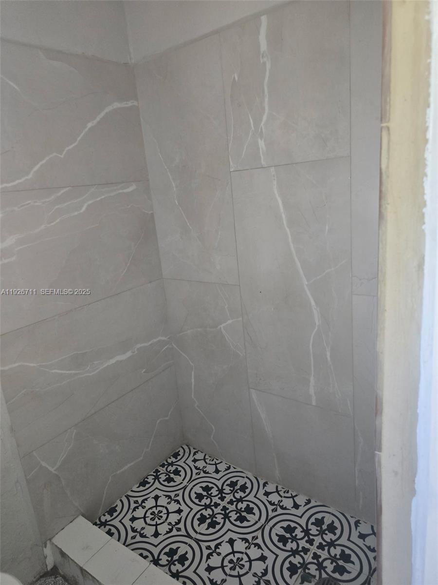 HOWARD PK 1ST ADDN - Residential Lease