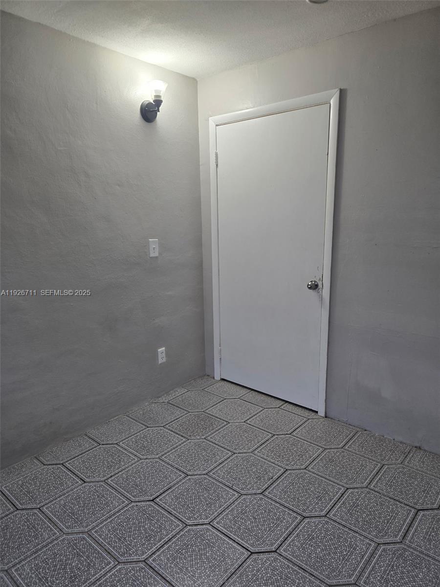 HOWARD PK 1ST ADDN - Residential Lease