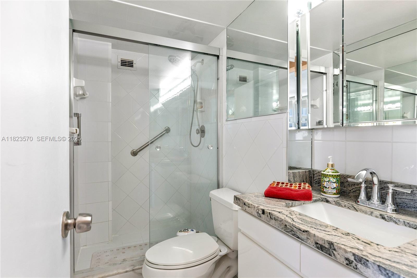 QUADOMAIN TOWER I AND IV - Residential