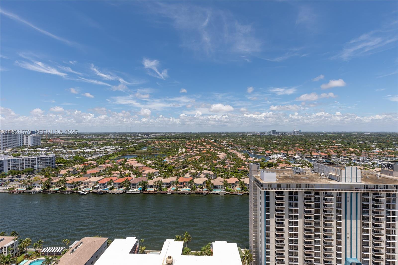 QUADOMAIN TOWER I AND IV - Residential