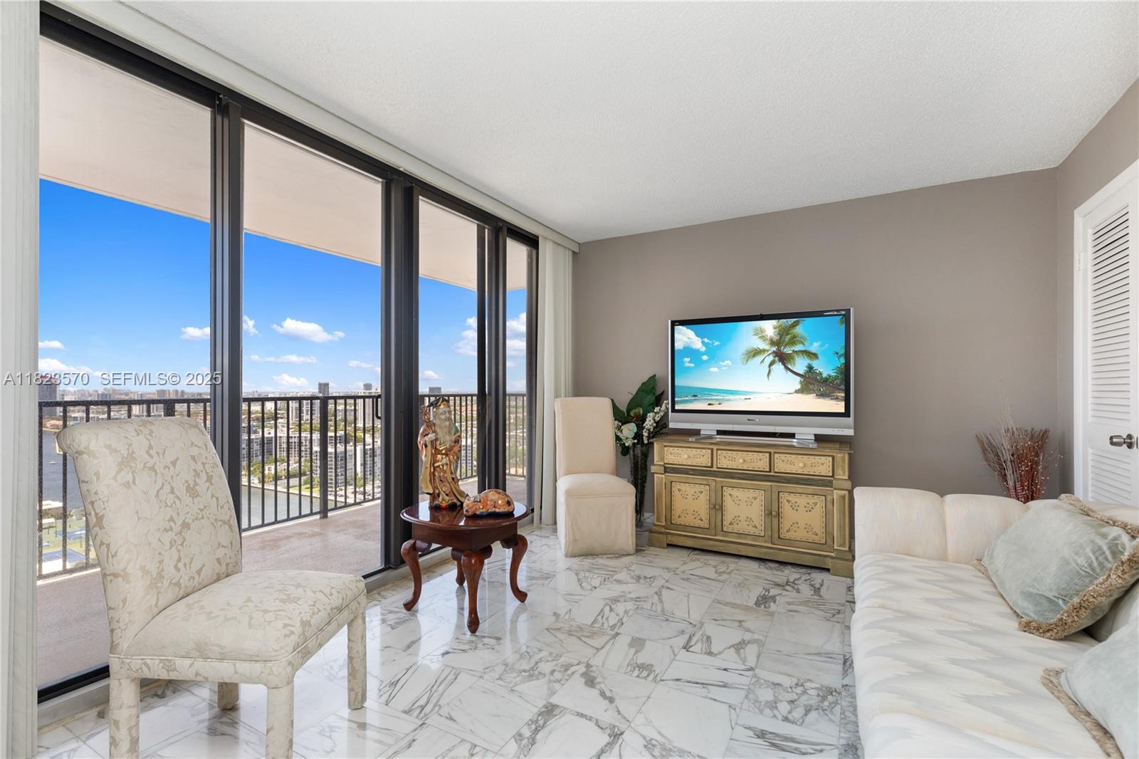 QUADOMAIN TOWER I AND IV - Residential