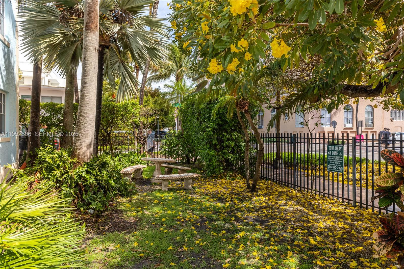 SOUTH MOON CONDO - Residential