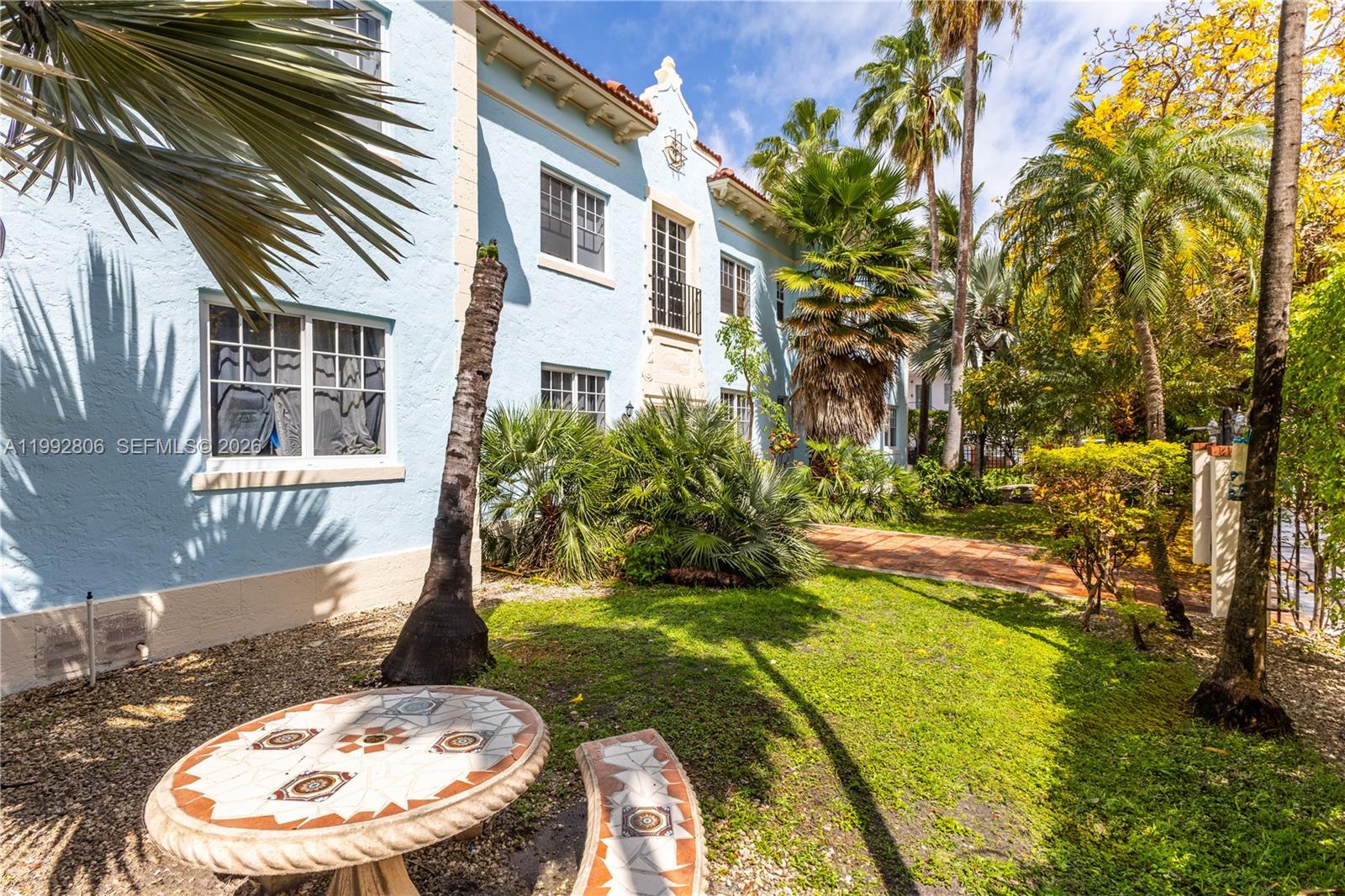 SOUTH MOON CONDO - Residential