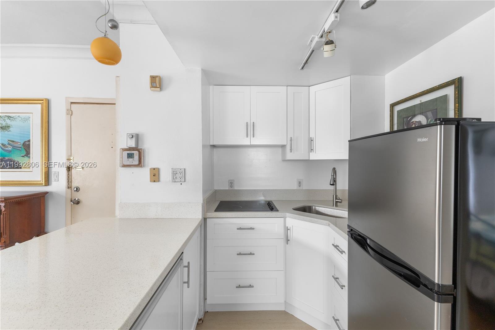 SOUTH MOON CONDO - Residential