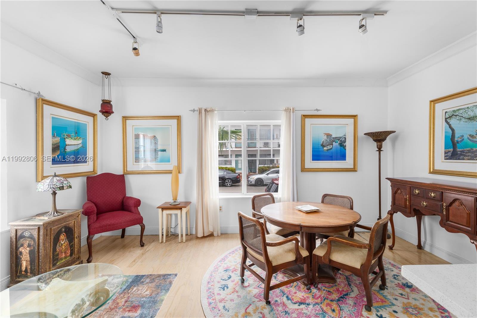 SOUTH MOON CONDO - Residential