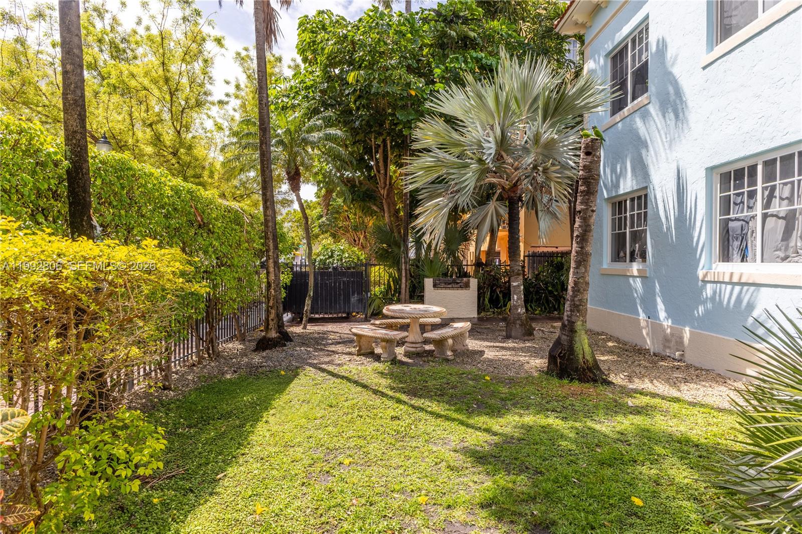 SOUTH MOON CONDO - Residential