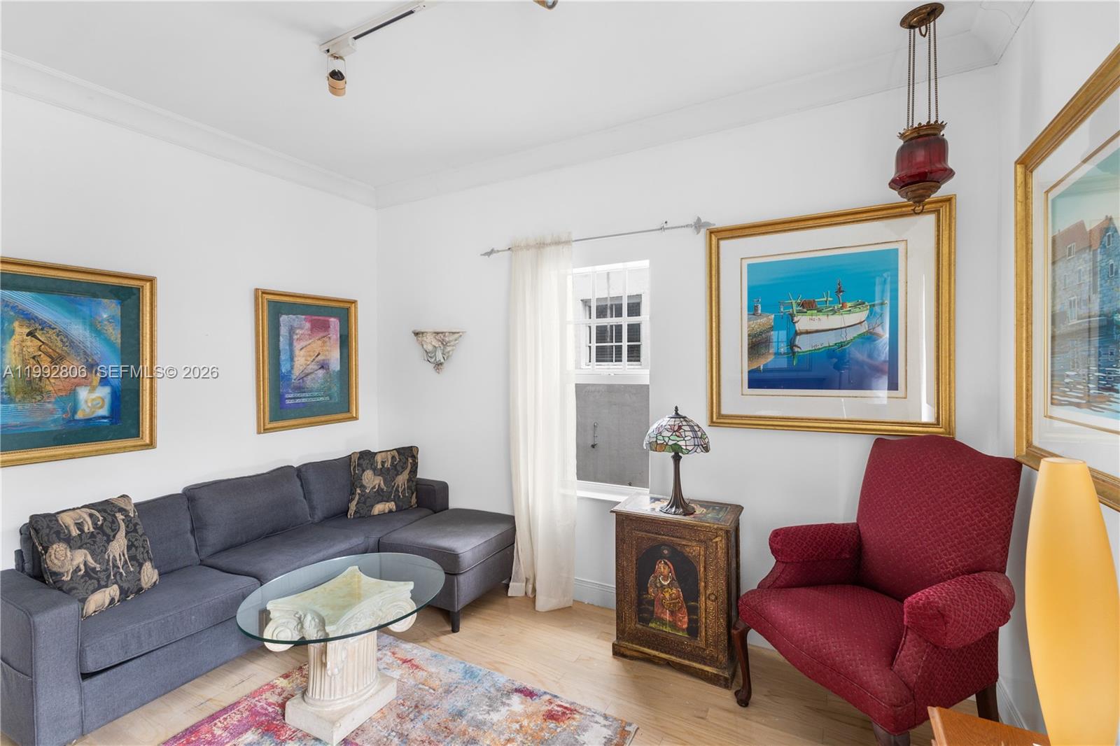 SOUTH MOON CONDO - Residential