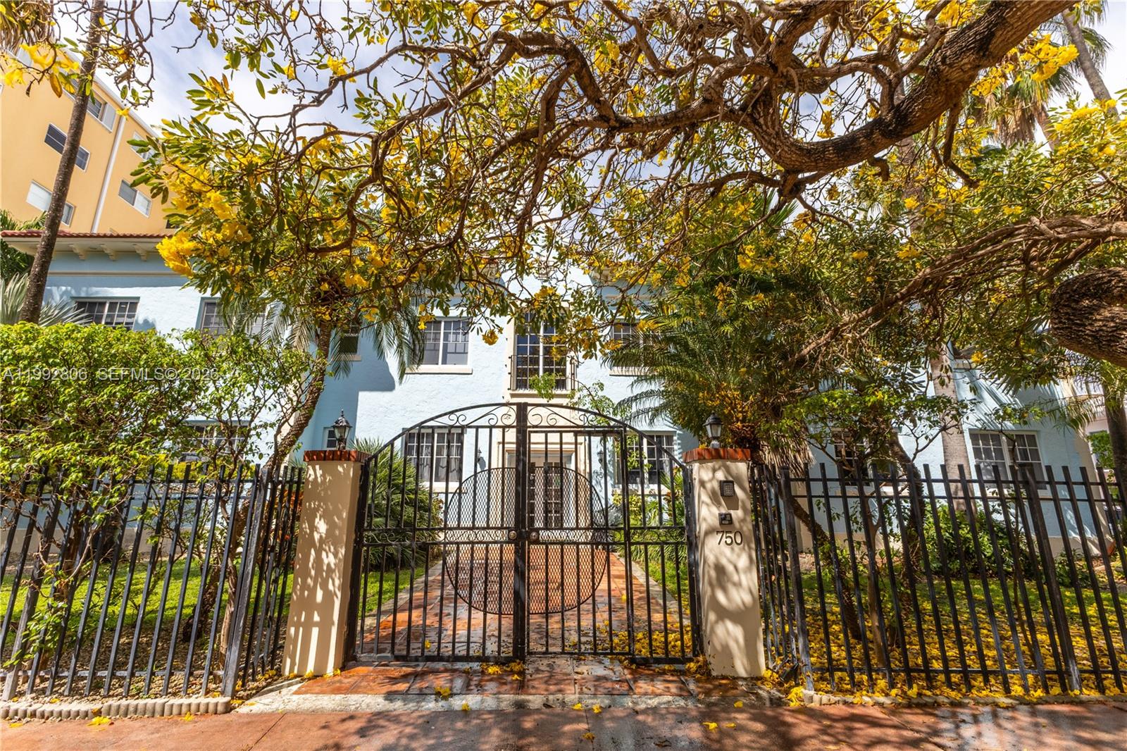 SOUTH MOON CONDO - Residential