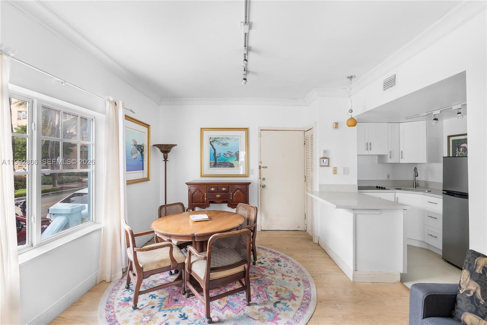 SOUTH MOON CONDO - Residential