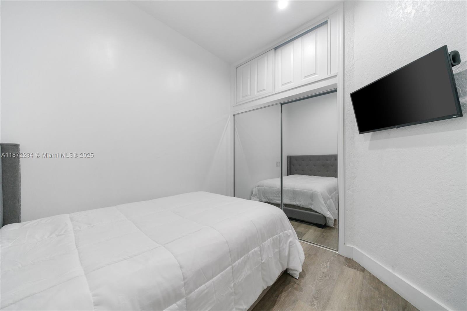 DORAL ISLES NORTH SEC THR - Residential