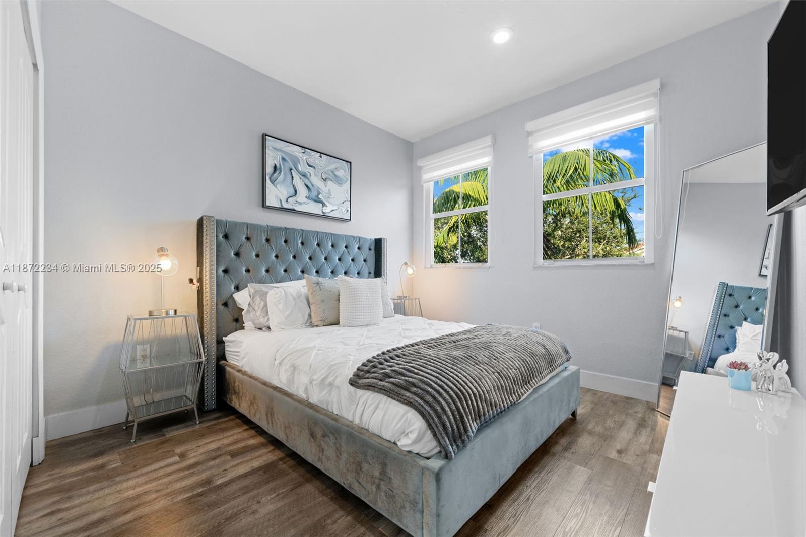 DORAL ISLES NORTH SEC THR - Residential