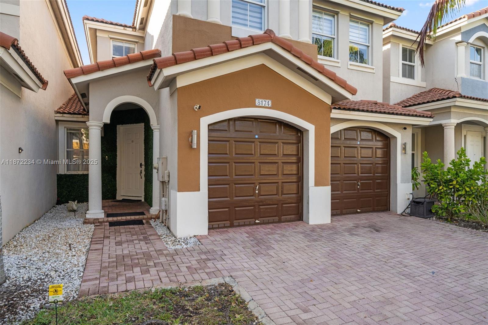DORAL ISLES NORTH SEC THR - Residential