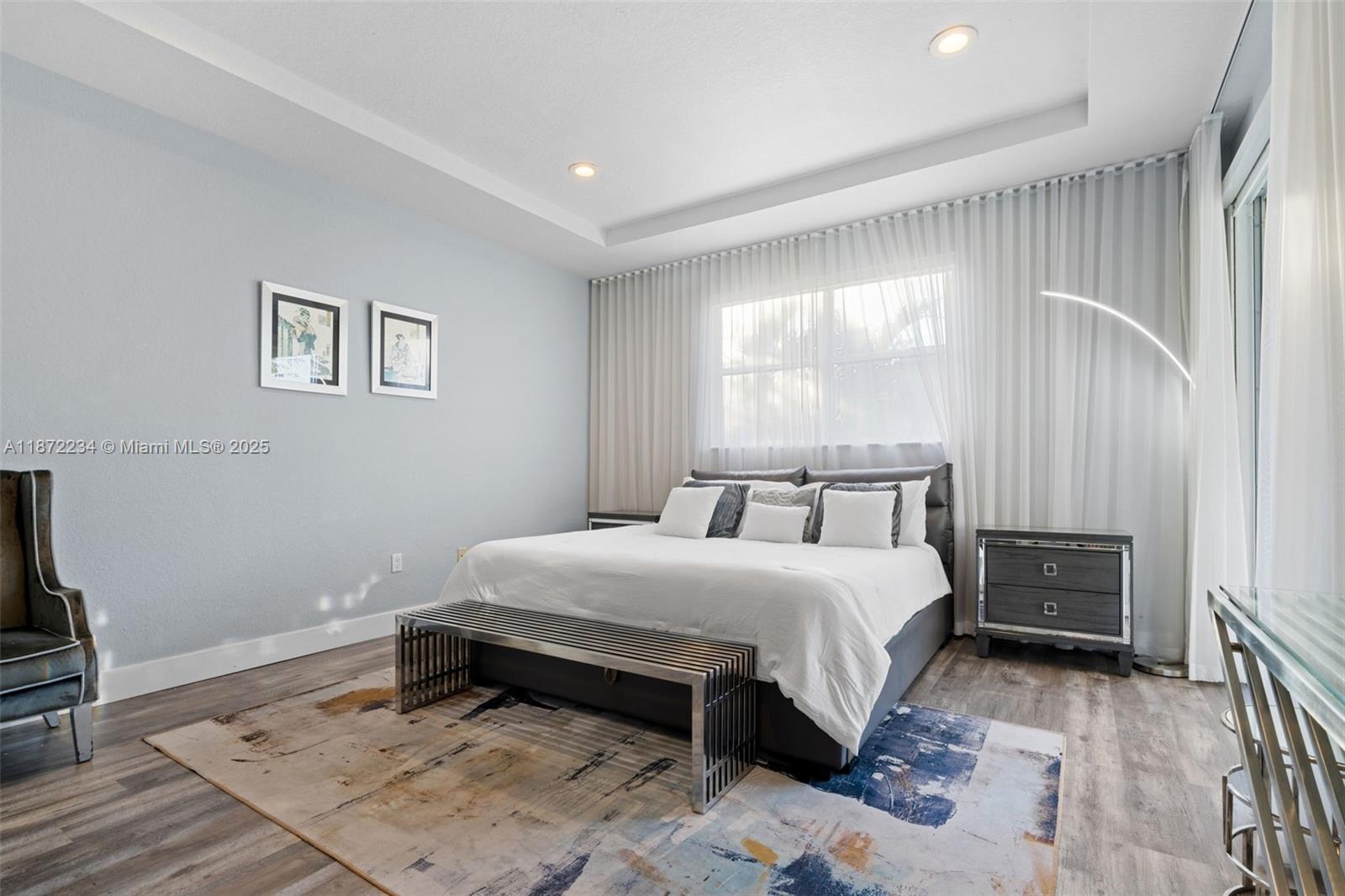 DORAL ISLES NORTH SEC THR - Residential