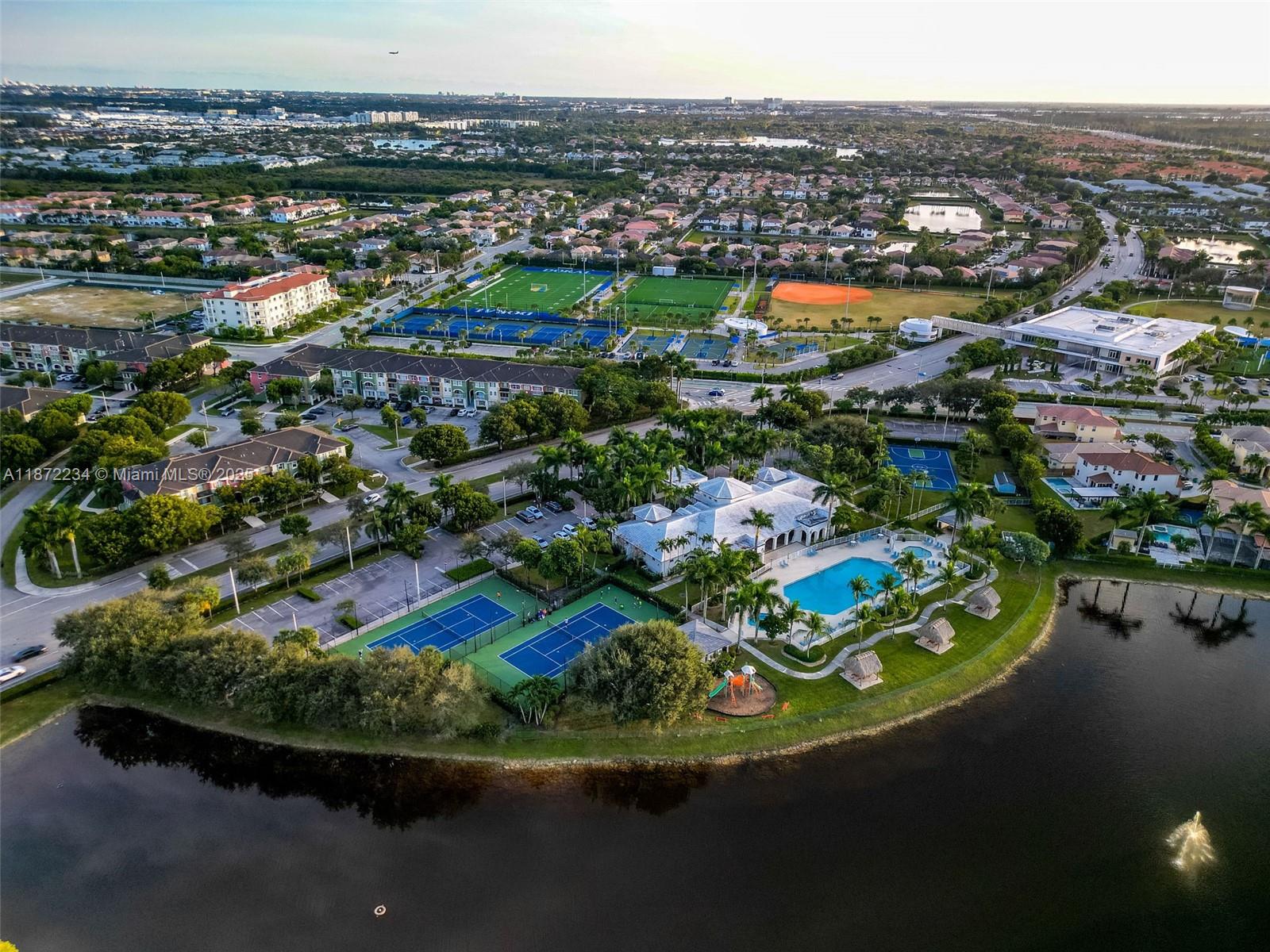 DORAL ISLES NORTH SEC THR - Residential