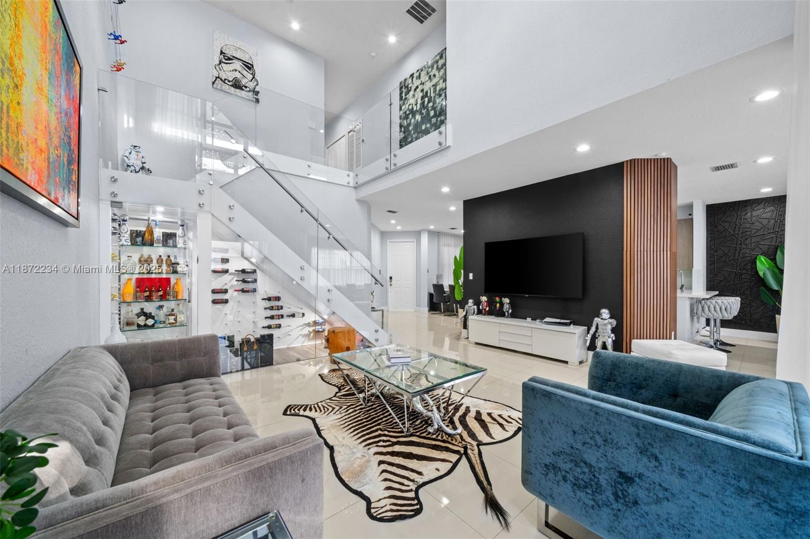 DORAL ISLES NORTH SEC THR - Residential