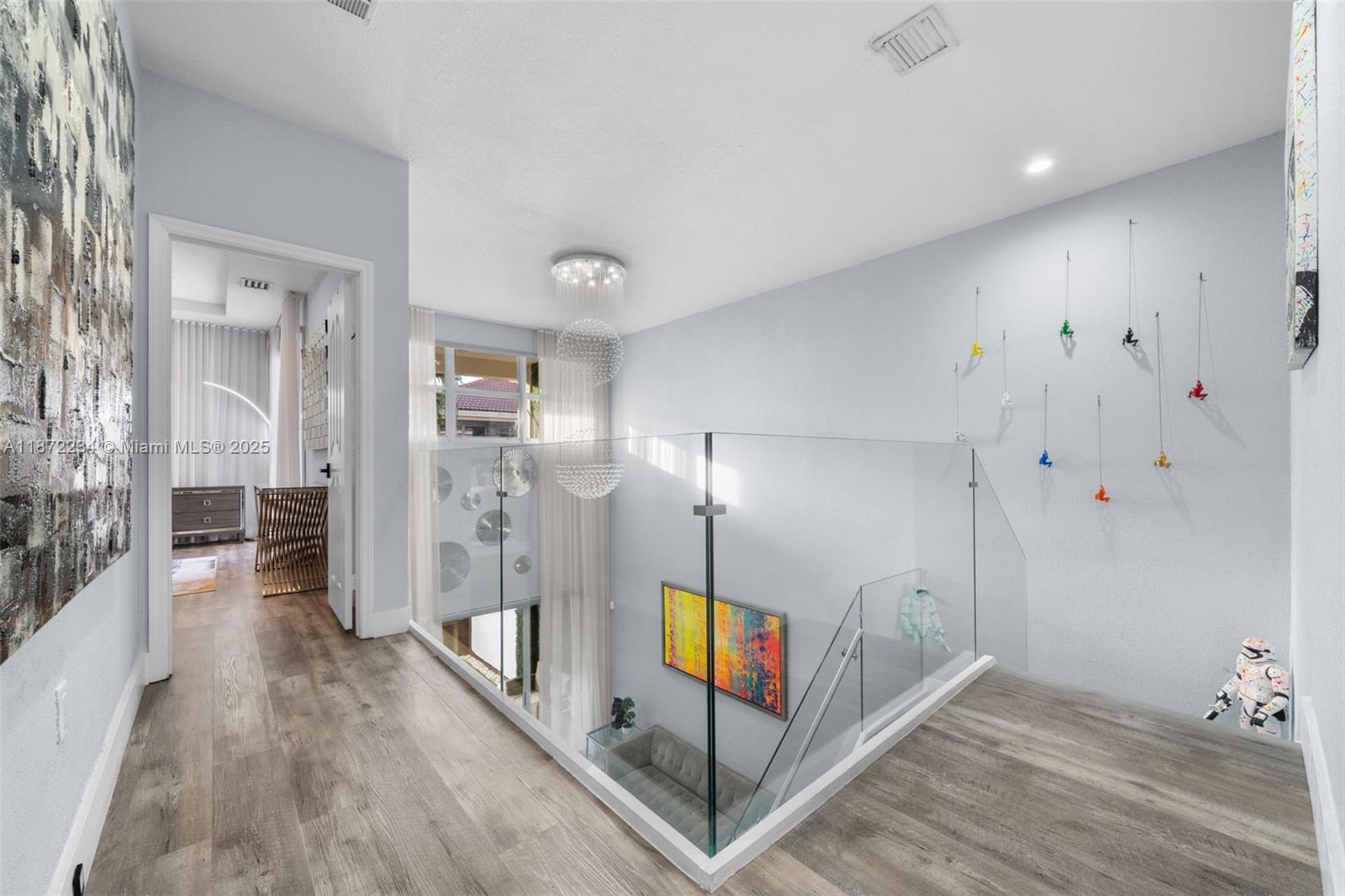 DORAL ISLES NORTH SEC THR - Residential