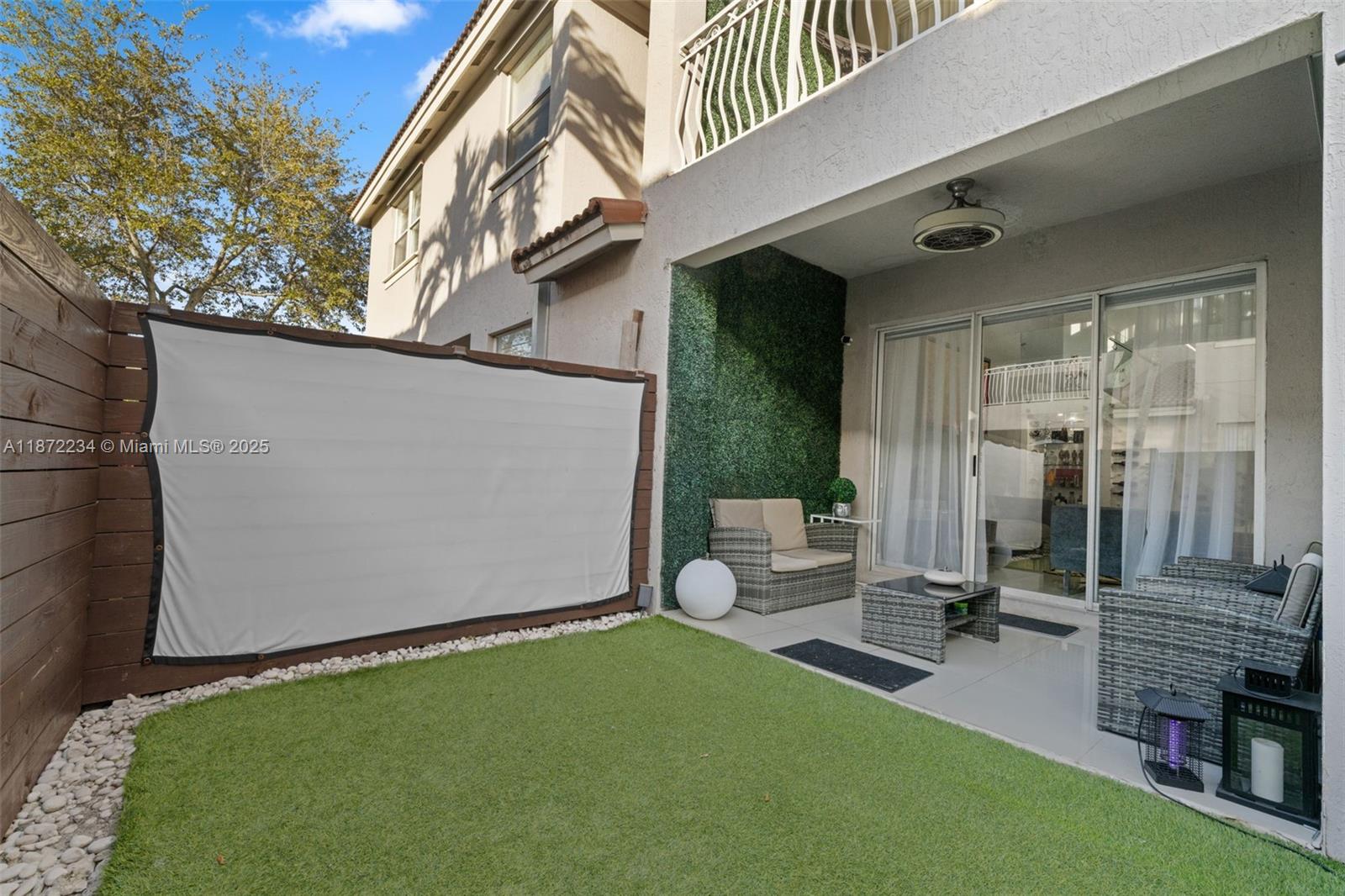 DORAL ISLES NORTH SEC THR - Residential