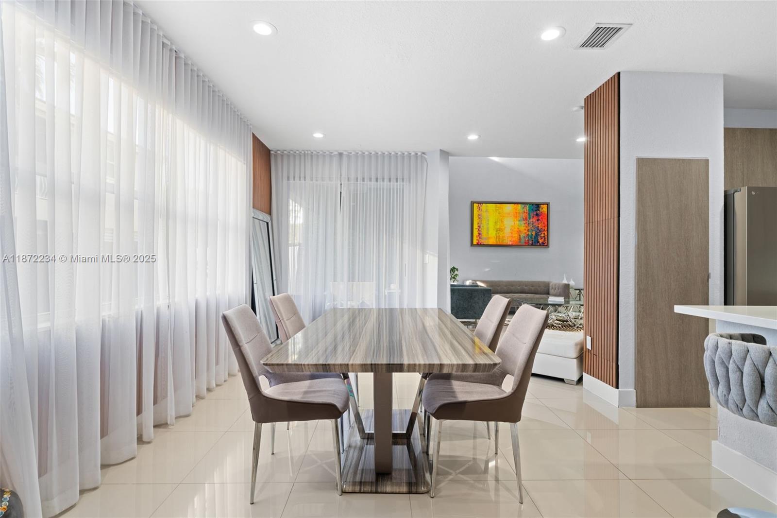 DORAL ISLES NORTH SEC THR - Residential