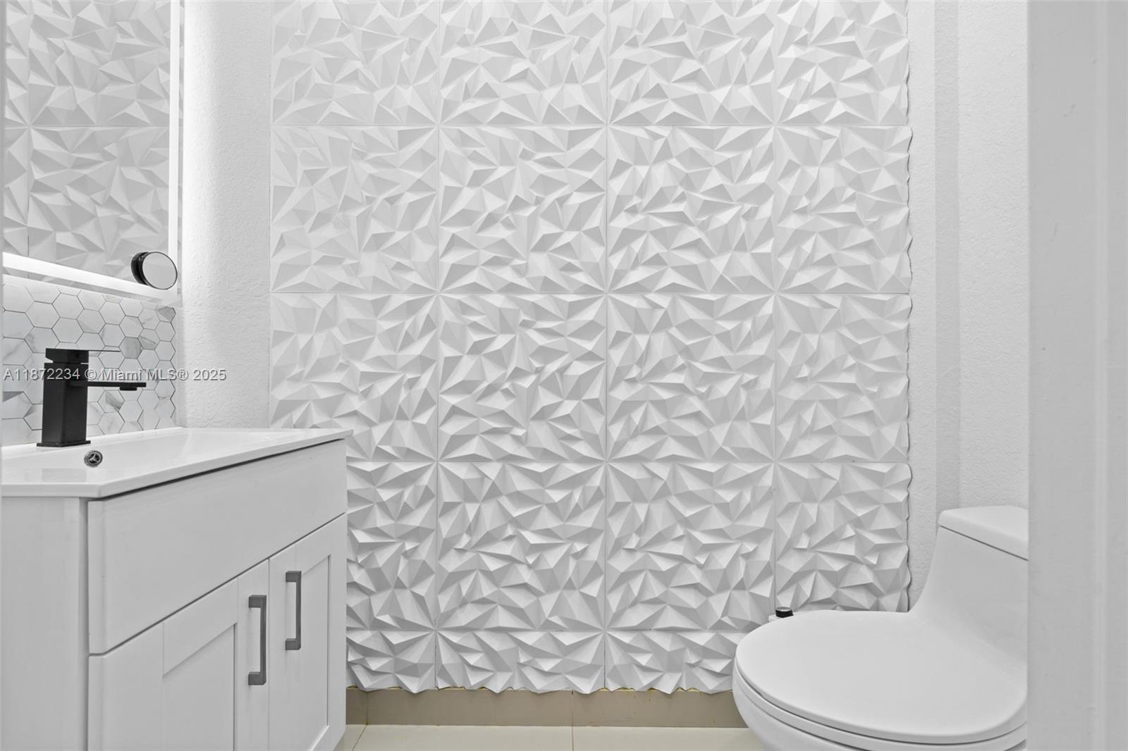 DORAL ISLES NORTH SEC THR - Residential