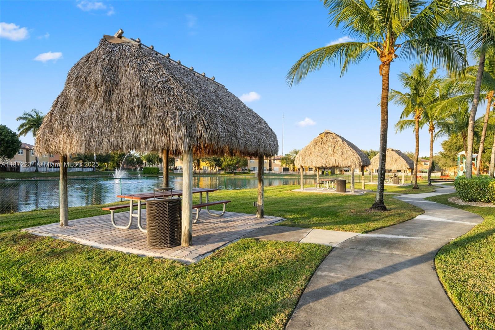 DORAL ISLES NORTH SEC THR - Residential