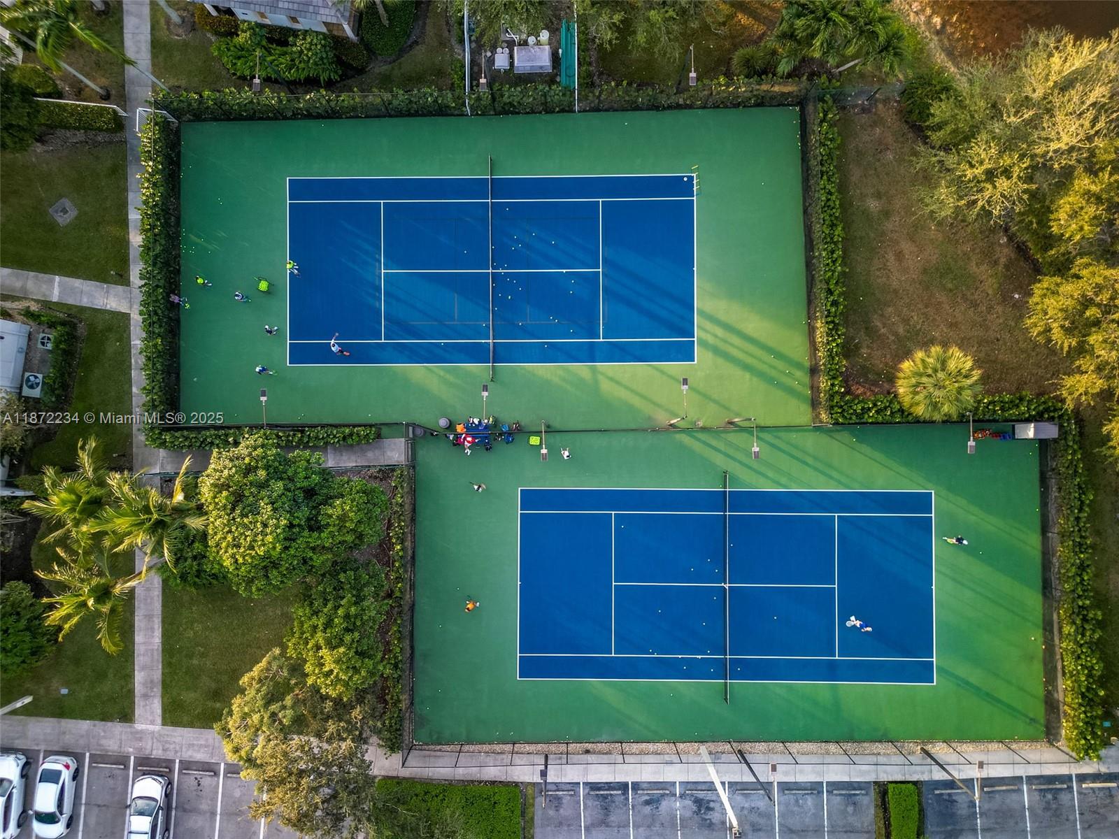 DORAL ISLES NORTH SEC THR - Residential