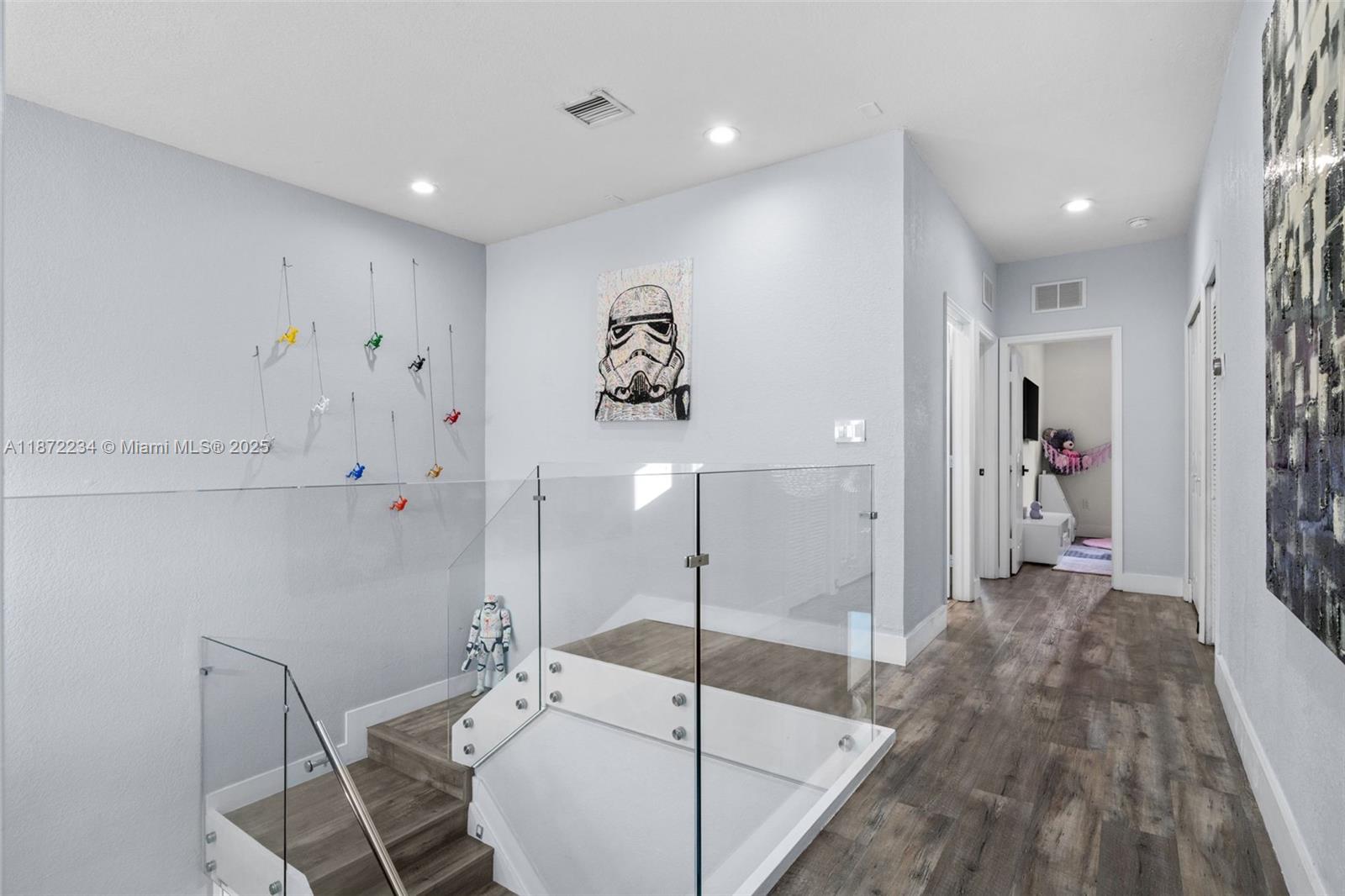 DORAL ISLES NORTH SEC THR - Residential