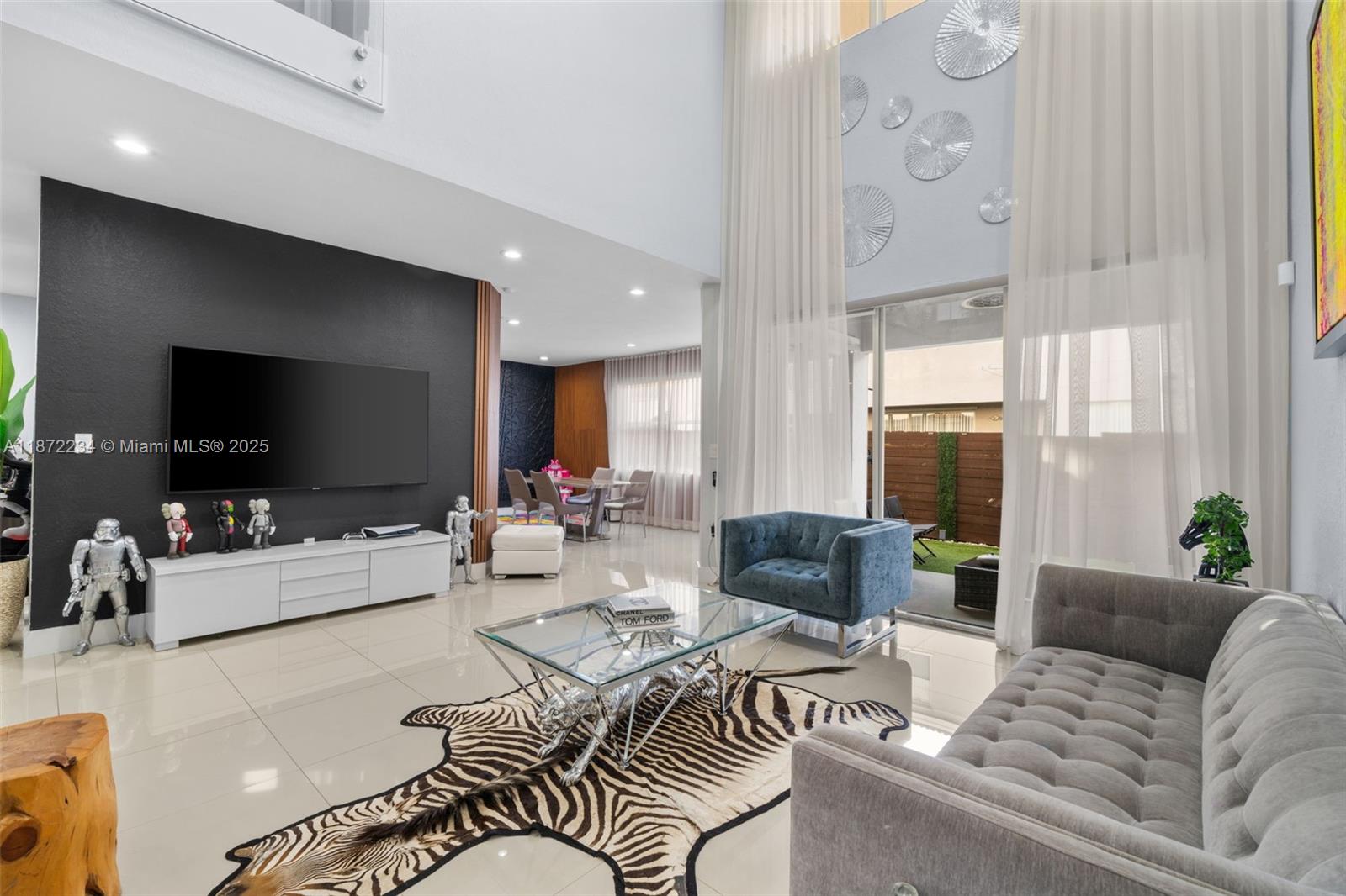 DORAL ISLES NORTH SEC THR - Residential