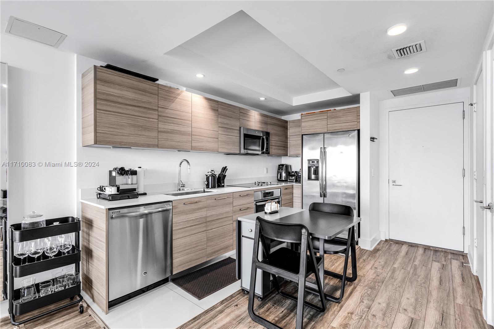 121 NE 34th St 2810