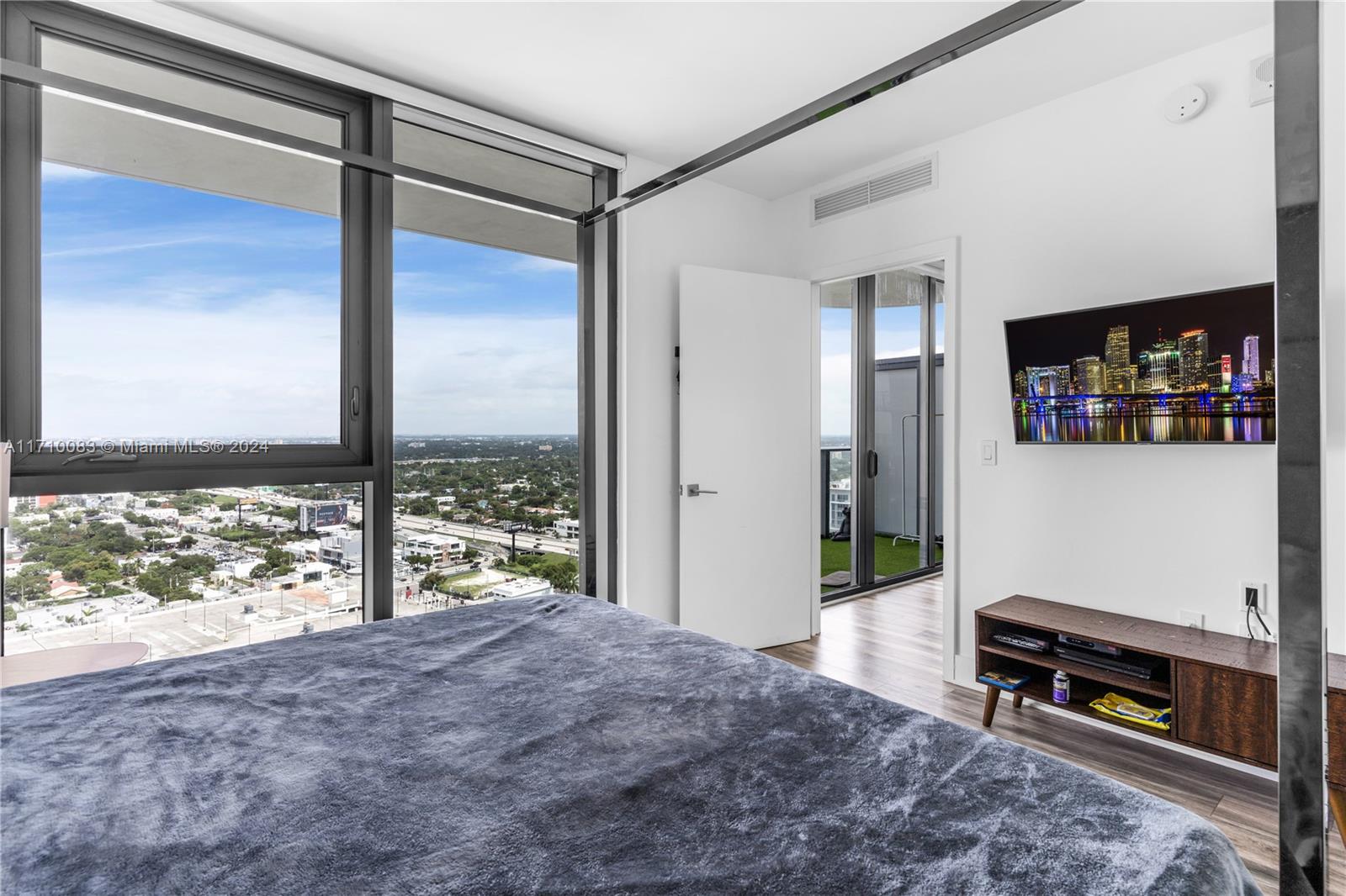 3401 MIDTOWN CONDO - Residential